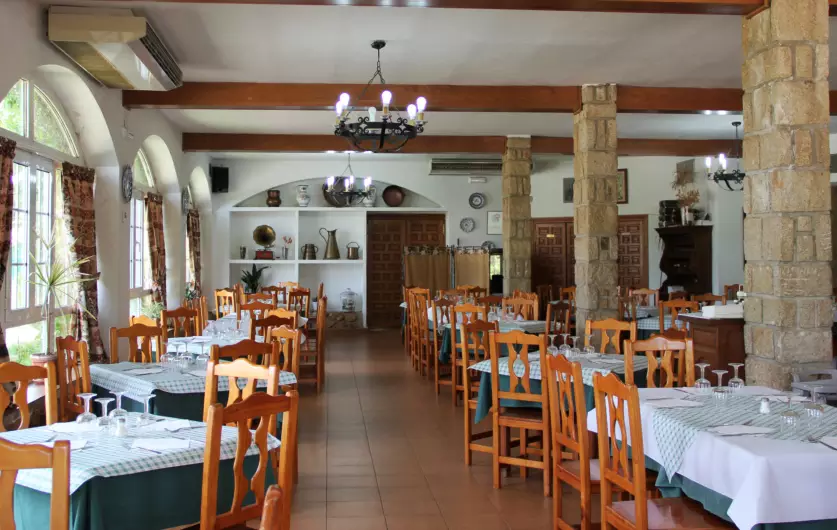 Restaurante Cuevas del Águila Arenas de San Pedro
